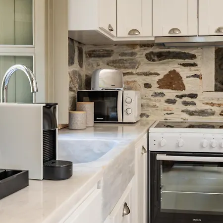 Zos Apartment