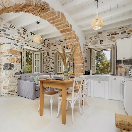Zos Apartment