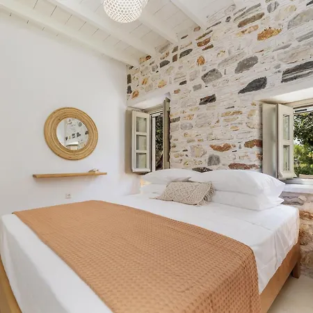 Zos Apartment